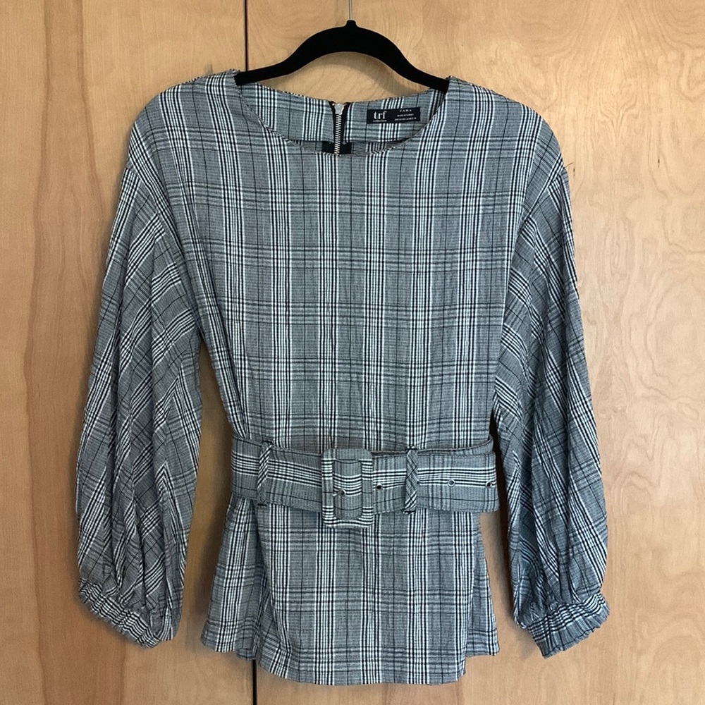 Zara belted blouse w balloon sleeves classic black and white pattern.
